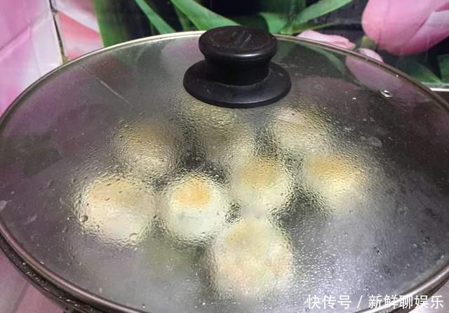  小白菜|饺子皮水煎包，做法简单，但味道不简单