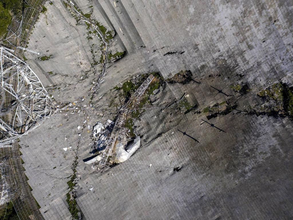 阿雷西博坍塌前，美巨型望远镜莫名坍塌，美国制造第一次地上摩擦