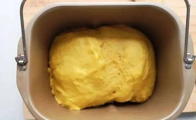 自从学会它,再也不想买面包,平底锅就能做,暄软可口,越嚼越香