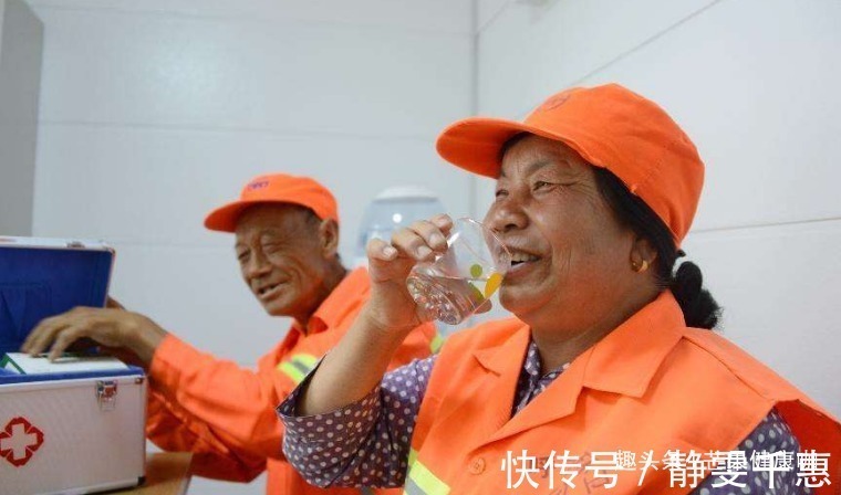 喝水|世界上最有效的“长寿药”,还是免费的,我们每天都喝却经常犯错