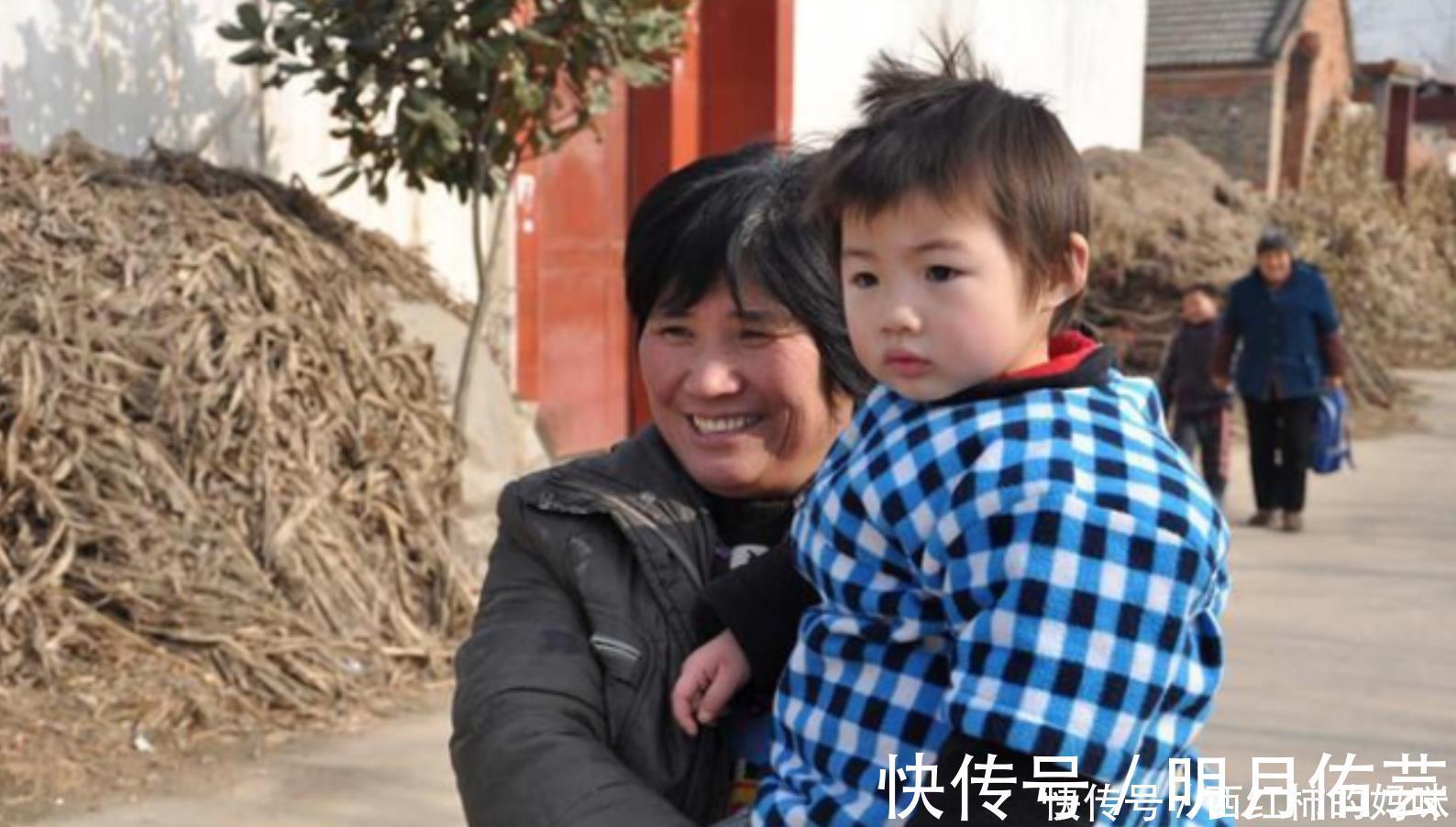 婷婷|孙女不停试吃车厘子,导购员怒斥''没教养'',奶奶的回答让人无奈