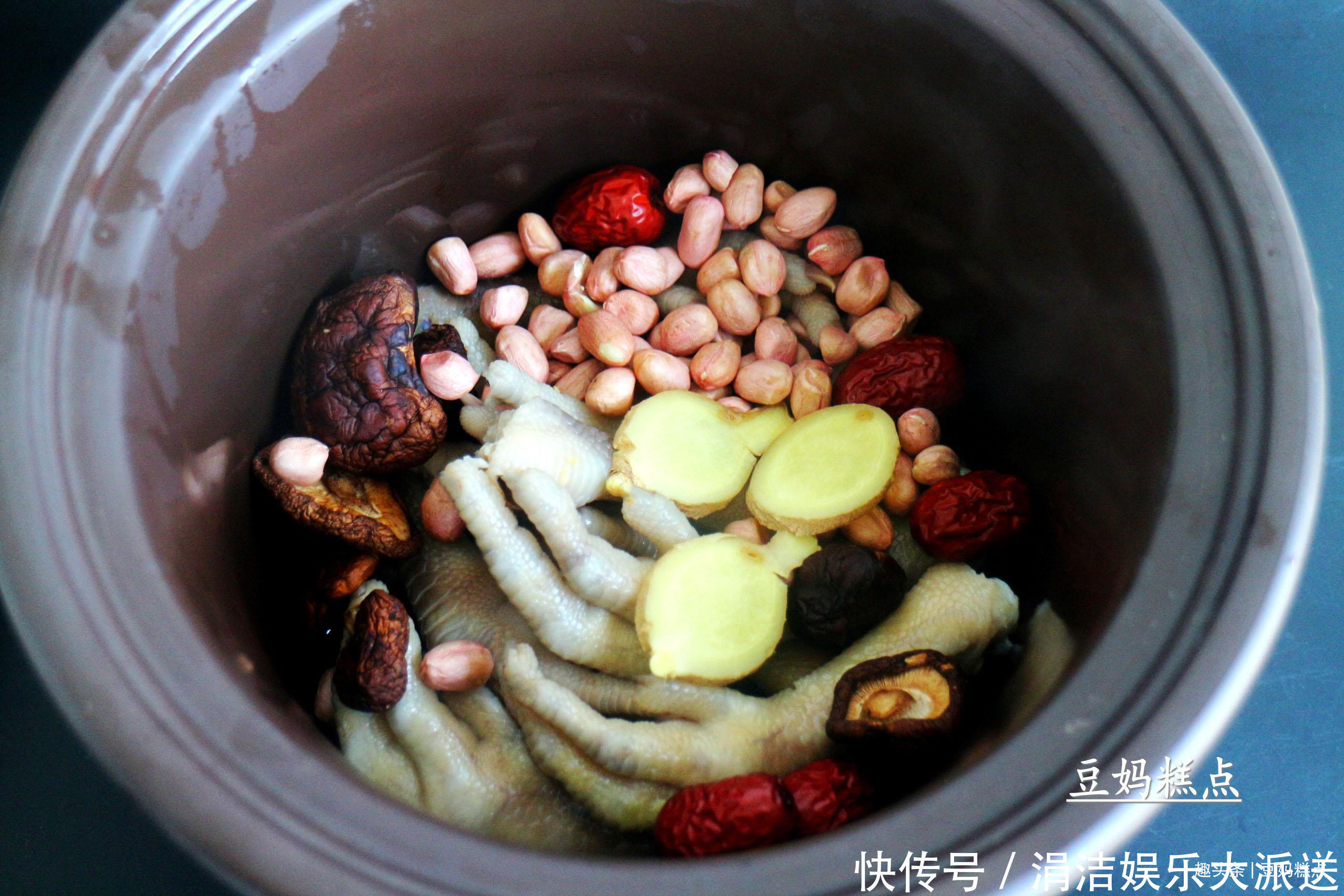 喜欢|秋天,教你做鸡爪花生汤,一锅不到20块,老少都喜欢