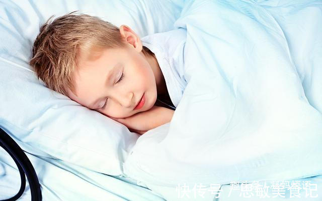 猛涨期|孩子进入身高“猛涨期”,身体有4个表现,父母忽视娃少长10公分