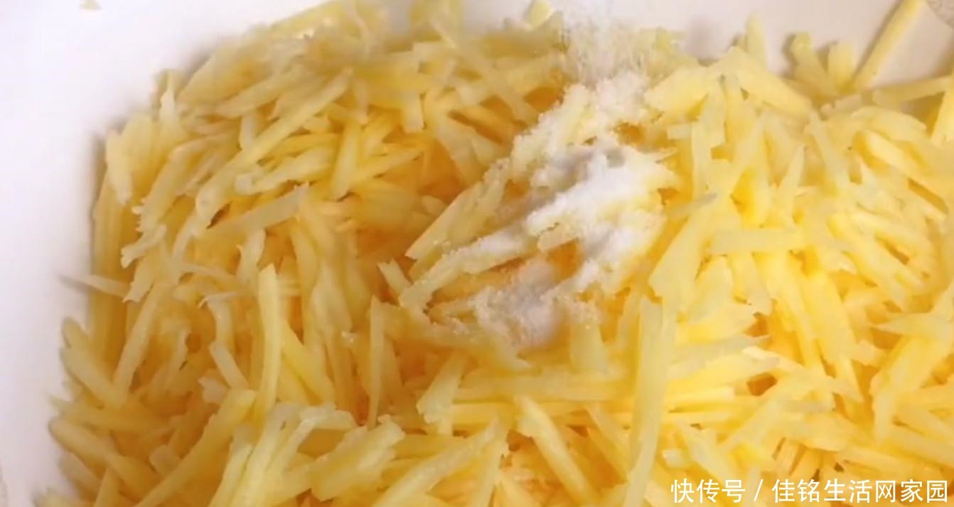 淀粉|土豆这样做,焦香美味,夏天早上做一个,太好吃了