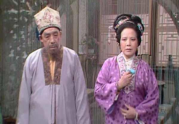 贾母是出了名的善良,为何对亲孙女贾迎春的悲剧视若无睹?