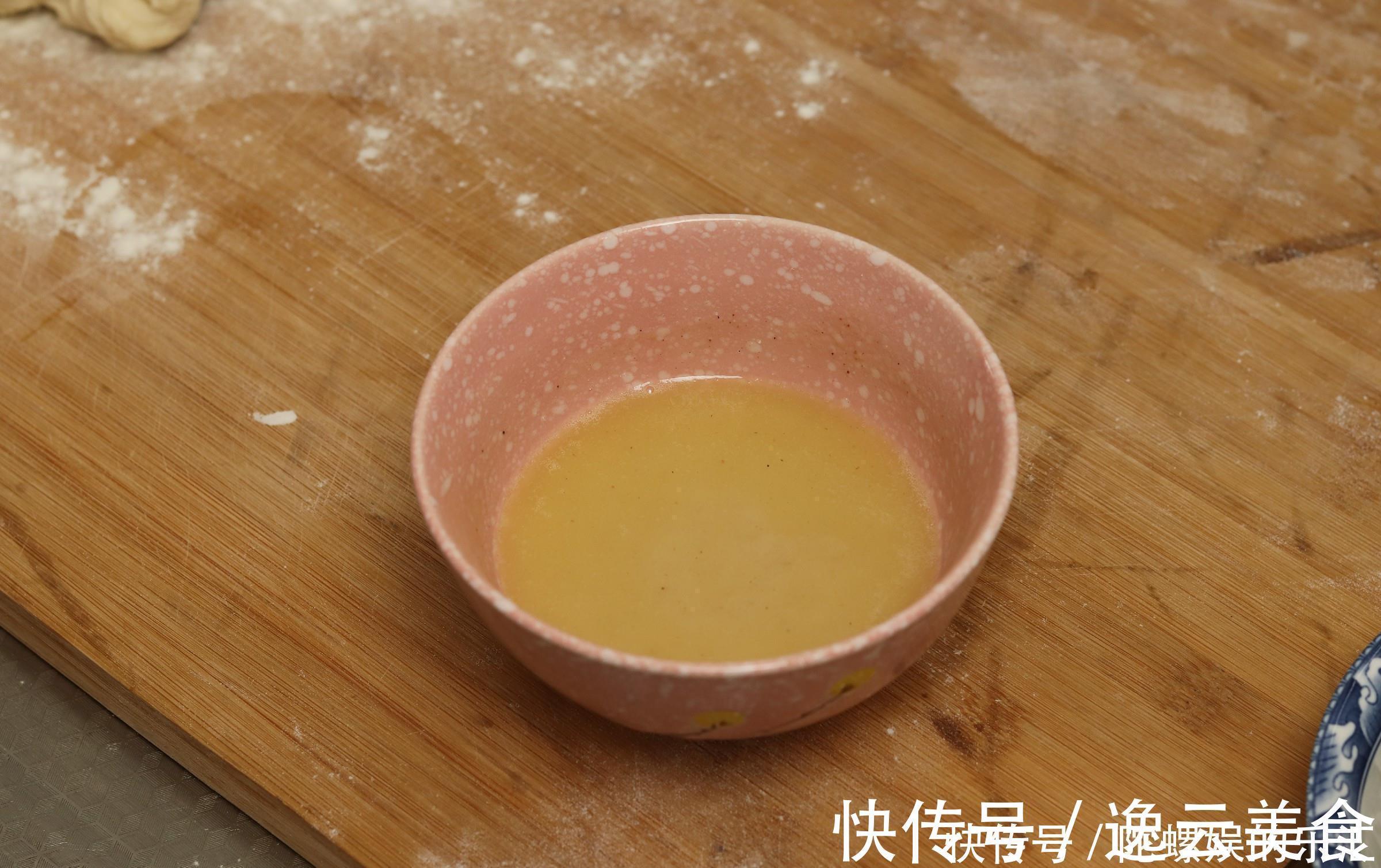 烙饼的正确做法，掌握好诀窍，外酥里软层次分明，我家一周做3次