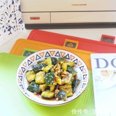 解馋|#助力高考营养餐#无敌开胃解馋酸辣爽口——凉拌青瓜