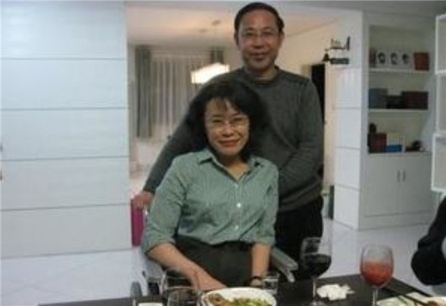 王佐良|张海迪与王佐良“婚礼只是形式,最重要的是一辈子都不离不弃”