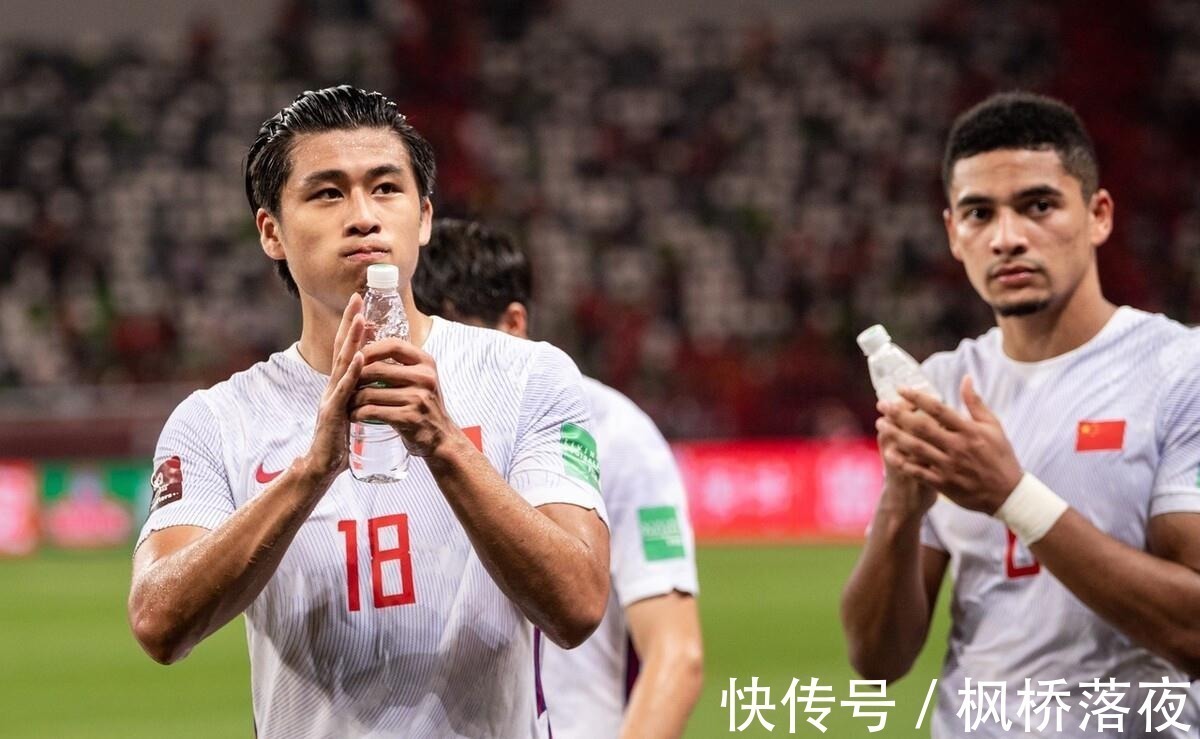 世界杯|国足最好中锋也跟不上归化球员节奏?关键启动依然慢半拍,有差距!