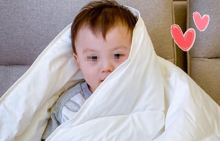 父母|娃睡觉爱踹被子就是热?那可不一定,这四种原因,常常被父母忽略