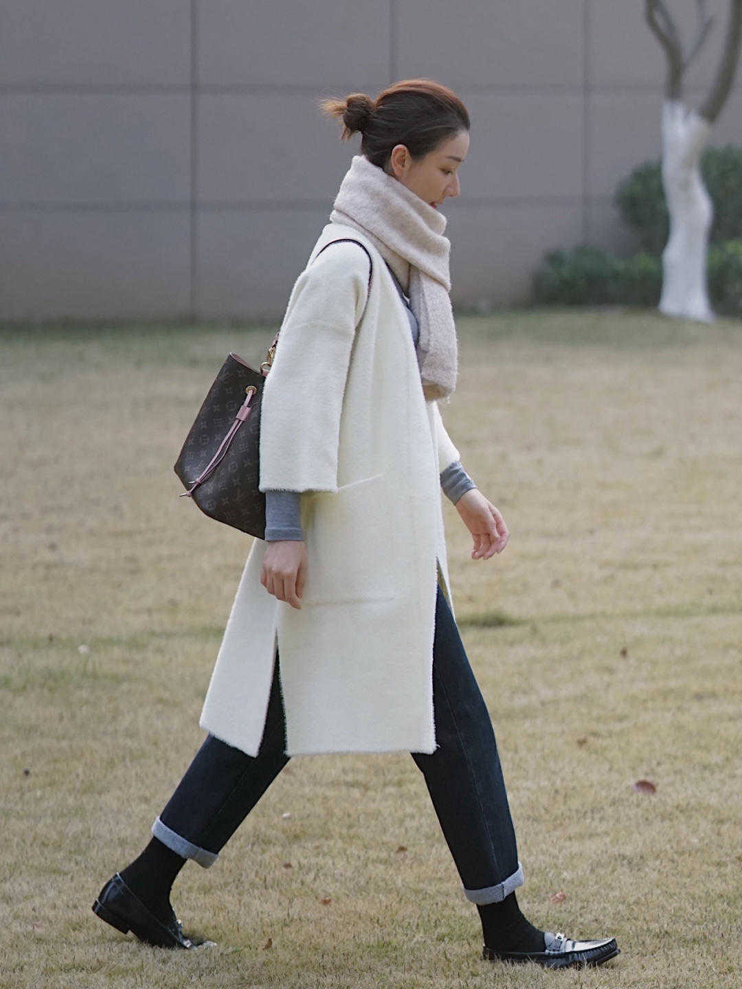 棉服 怪不得这么多人喜欢穿直筒牛仔裤,论保暖百搭,没有长裤能超过它