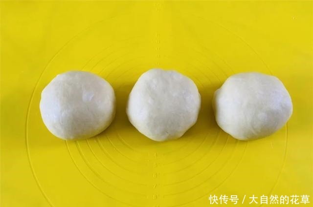 简单而朴素的做法,味道却不普通,最适合新手的烘焙入门面包