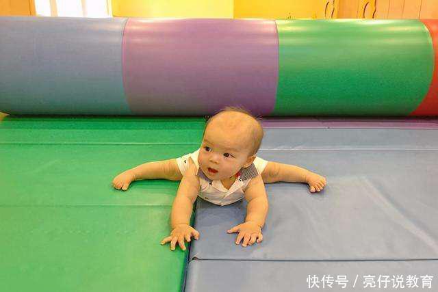 儿科医生|别再制止宝宝爬行了,原来好处这么多,想让娃聪明就赶快训练吧