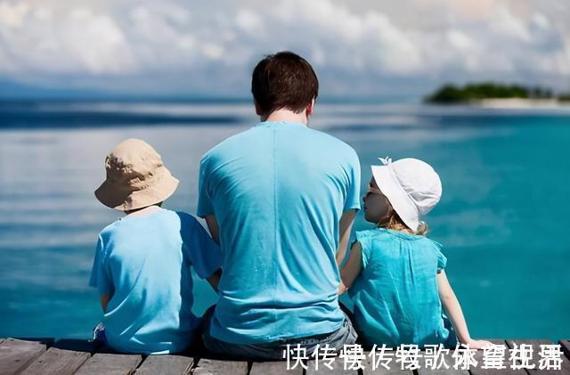 女孩|龙凤胎女孩先出生,却让男孩当哥哥,父母自认为的精明实则很愚蠢