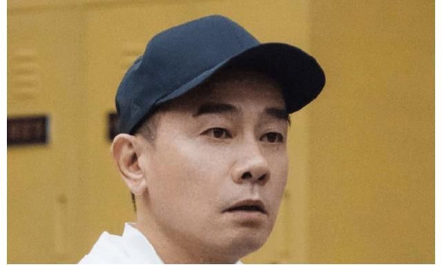 貴圈|陳小春在平價(jià)小店被偶遇，一份套餐十幾塊，吃得很香