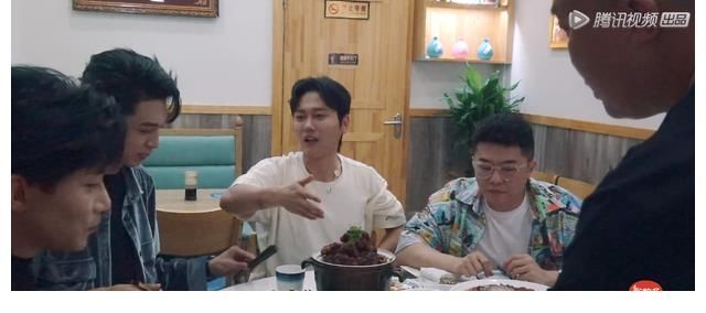 《德云斗笑社》第二季:从吃饭看相声演员的关系亲疏