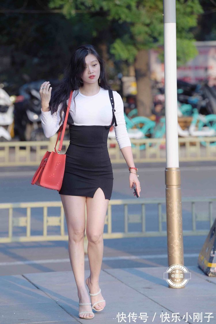 连衣裙 一条显气质的连衣裙秀出自己的好身段,整体起来更柔和,气质非凡