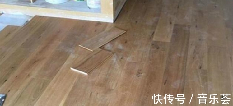结疤|花高价买的实木地板,刚铺就感觉不对,而师傅却说我不识货