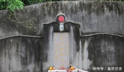 叶问|李小龙曾拜其为师,一代宗师安眠之所香火不断!