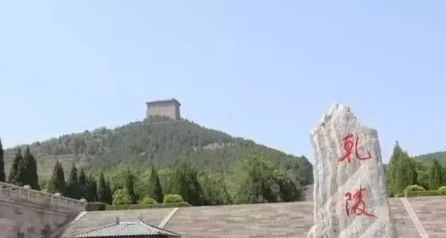 武则天|武则天墓前有61个无头石人,千年来无人能懂,却被两个农民破解