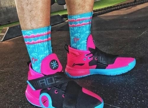 水泥地 绝对耐磨,最适合水泥地的实战篮球鞋推荐!