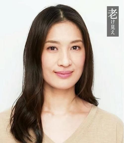 面部 建议中年女人,别剪这2种“显老发型”,换成另外2种,更精致减龄