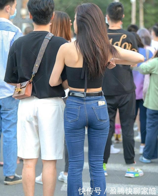 苗条|针织马甲的土味十足？是你没有学会搭配，搭配合适时尚而高级