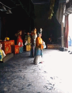 |搞笑GIF:如果你想用这个方式吃霸王餐,那么你就错了!