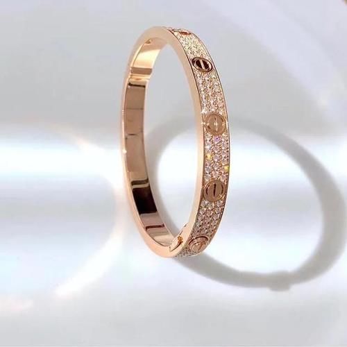 珠宝店里卖的玫瑰金是黄金吗? 是玫瑰红的金吗？