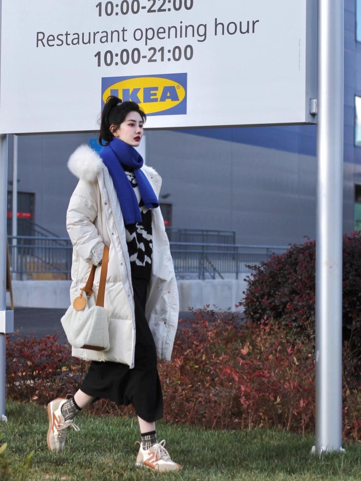 羽绒服|萧瑟冬日没在怕,一定要尝试的五套羽绒服搭配,秒变雪地小精灵