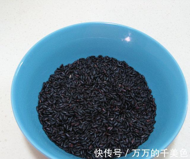 面点机|黑米发糕，手不沾面就能完成，简单快速，营养又美味，家人抢着吃