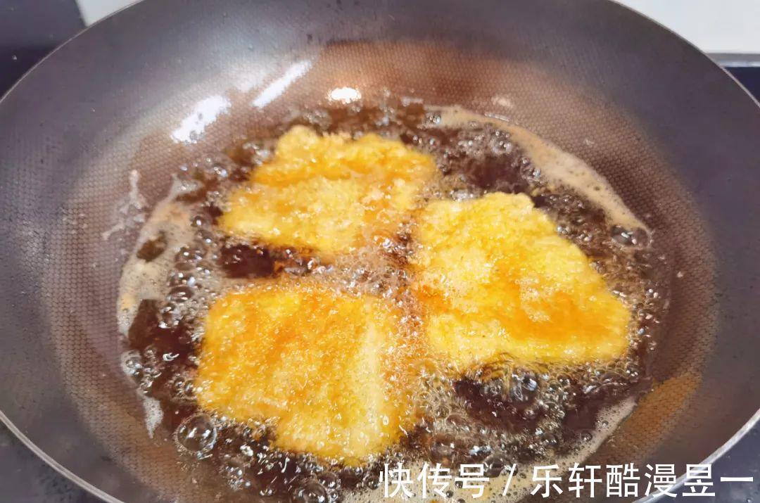 黑胡椒|【食物恋】今天教你炸猪排，外表酥脆内里鲜嫩，快来试试吧！
