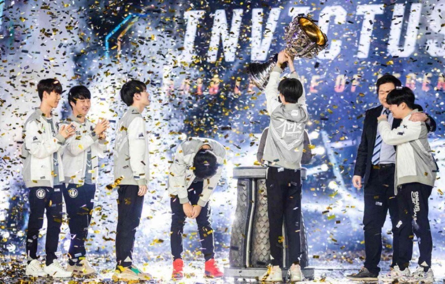 Rookie|Uzi和Rookie第二次双排,王校长空降刷礼物,他曾试图挖乌兹去IG