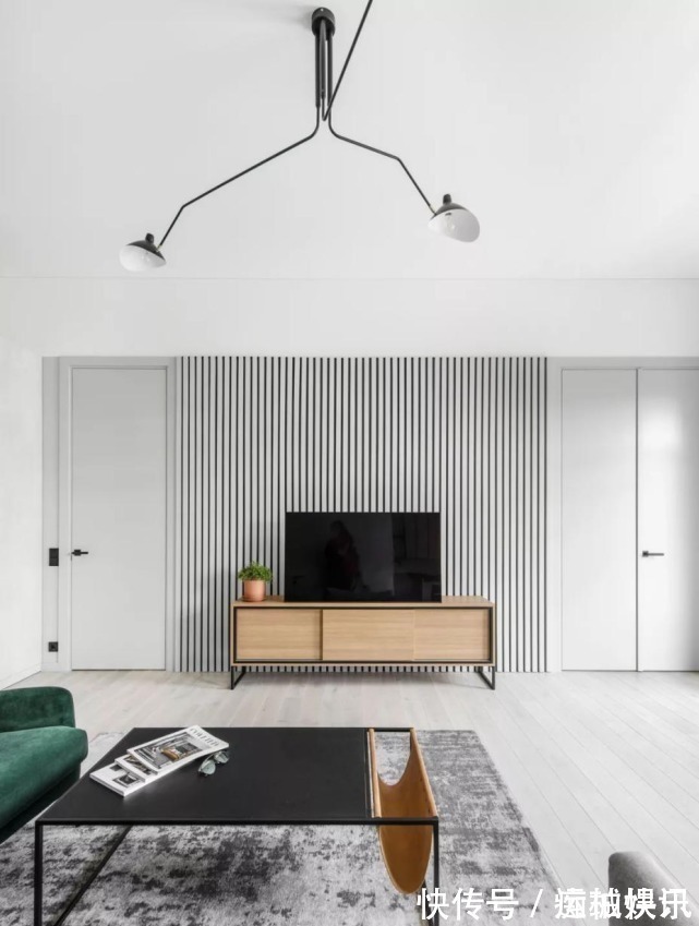 卧室|90平灰色调与木质感结合的现代简约风,就是有设计感