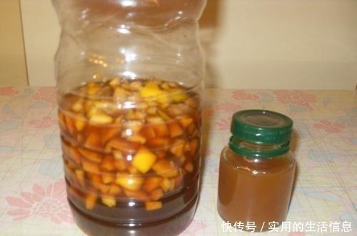 这2种“垃圾”别扔了,用它们来浇花,盆栽都快长疯了!