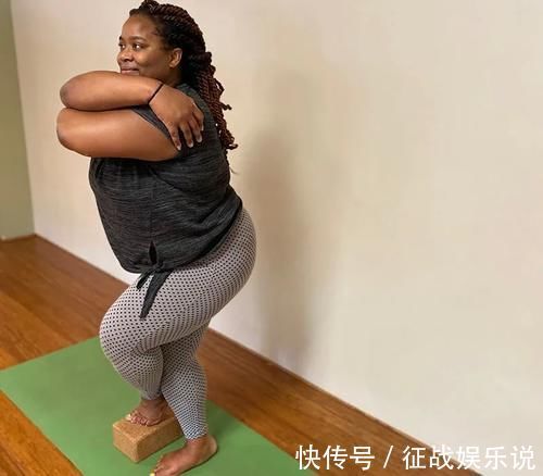 臀部|谁说胖子不能练瑜伽?这套肩颈瑜伽序列,专门针对肥胖体质!
