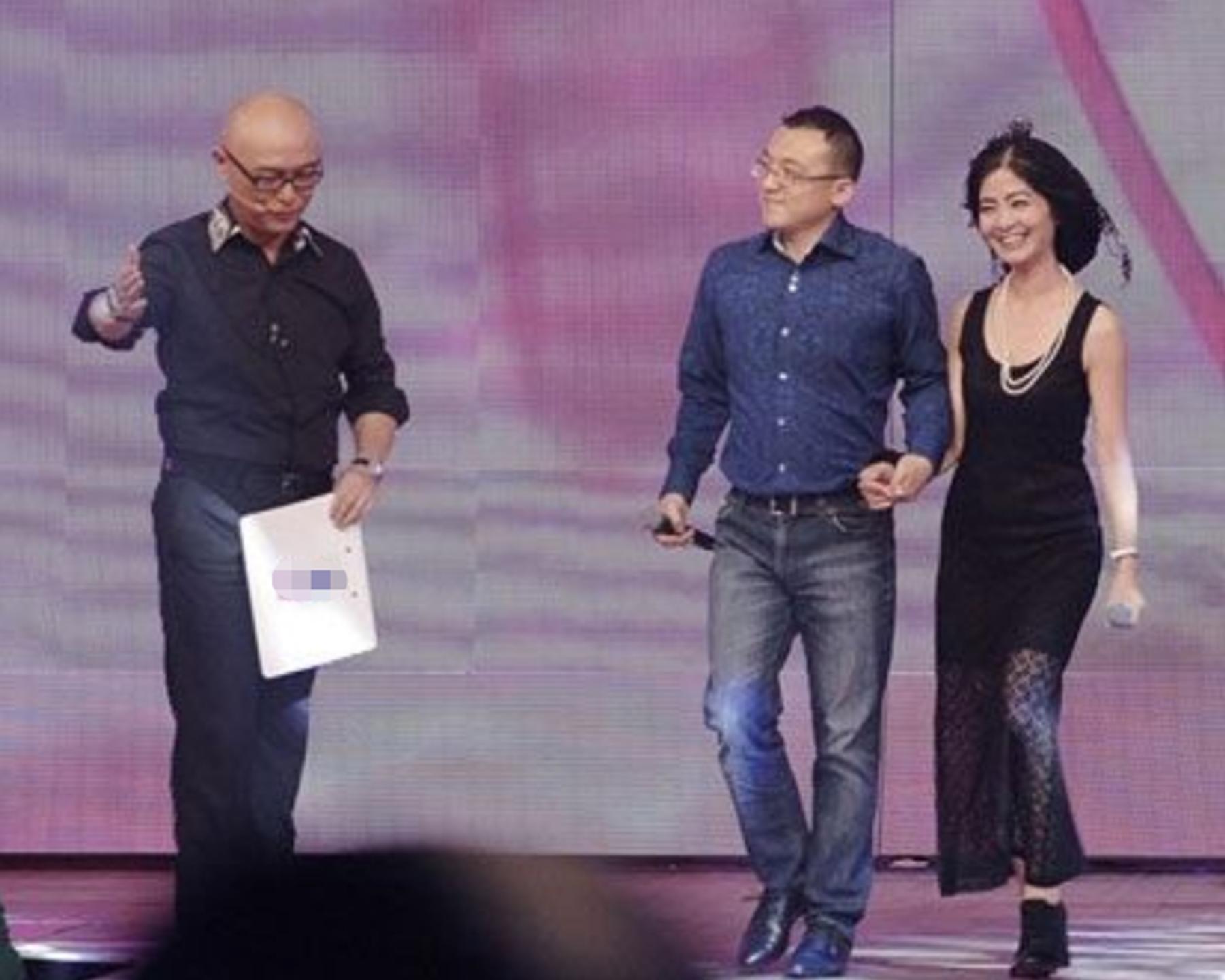 阿姨 《非诚勿扰》51岁阿姨牵手小17岁男子,8年后现状如何?