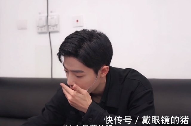 可愛|肖戰(zhàn)再錄吃播視頻,點(diǎn)贊已破200萬(wàn),看到烤蝎子表情太可愛