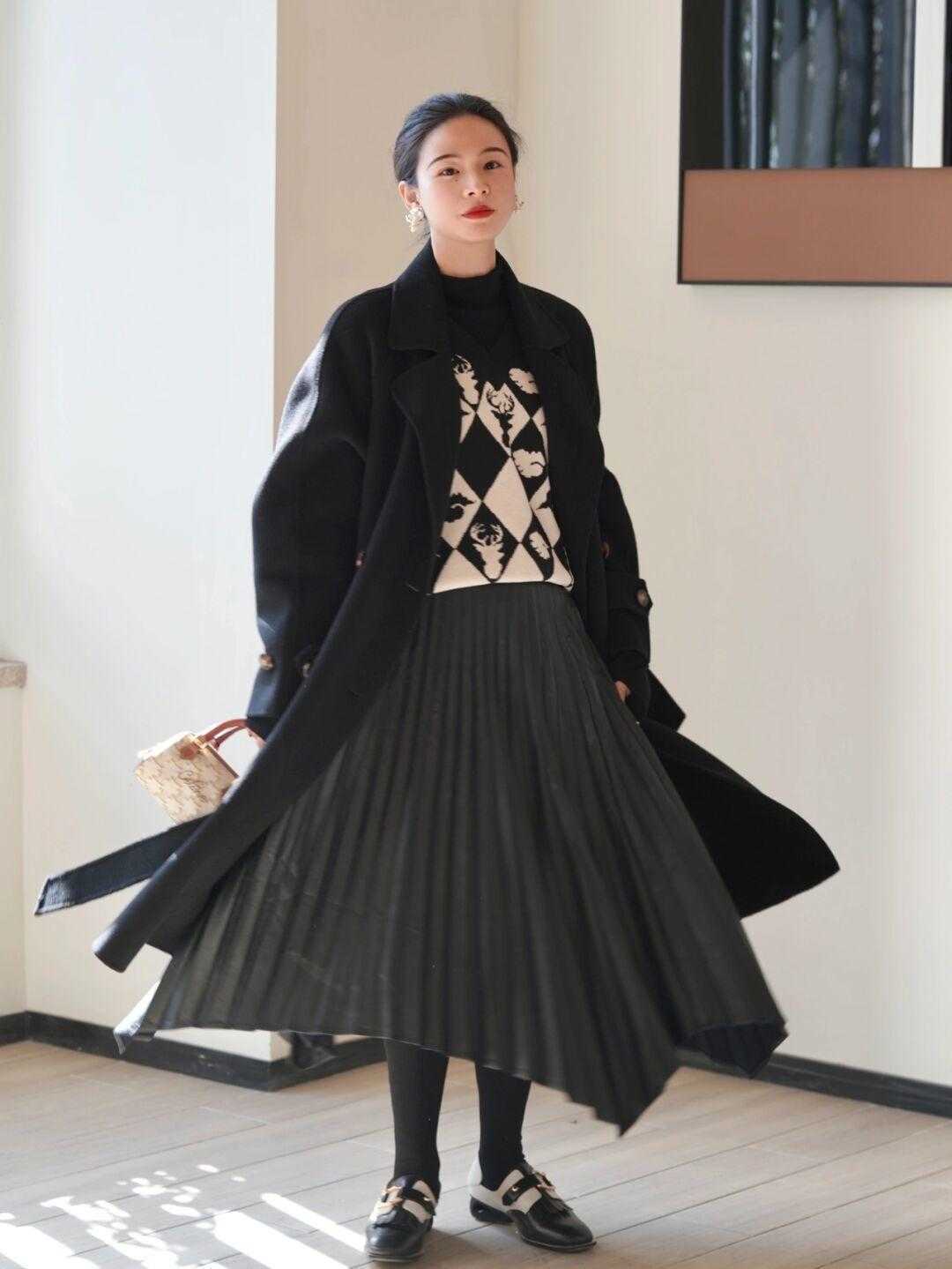 浅色系 求你别穿羽绒服了,大衣才是今年的必备品,优雅显气质