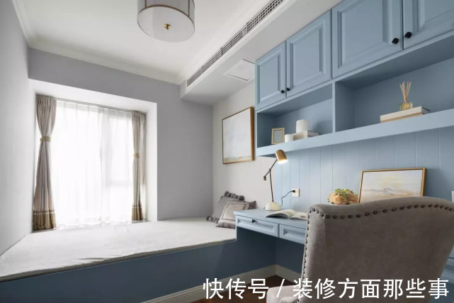 屏风|159平美式风四居室,沙发墙的居然是灰蓝色木质屏风