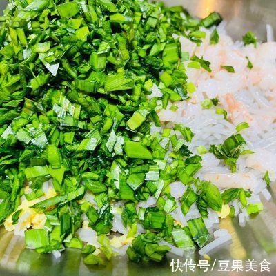 皮薄馅大|回味无穷的韭菜盒子（鸡蛋鲜虾馅）来拯救你的胃