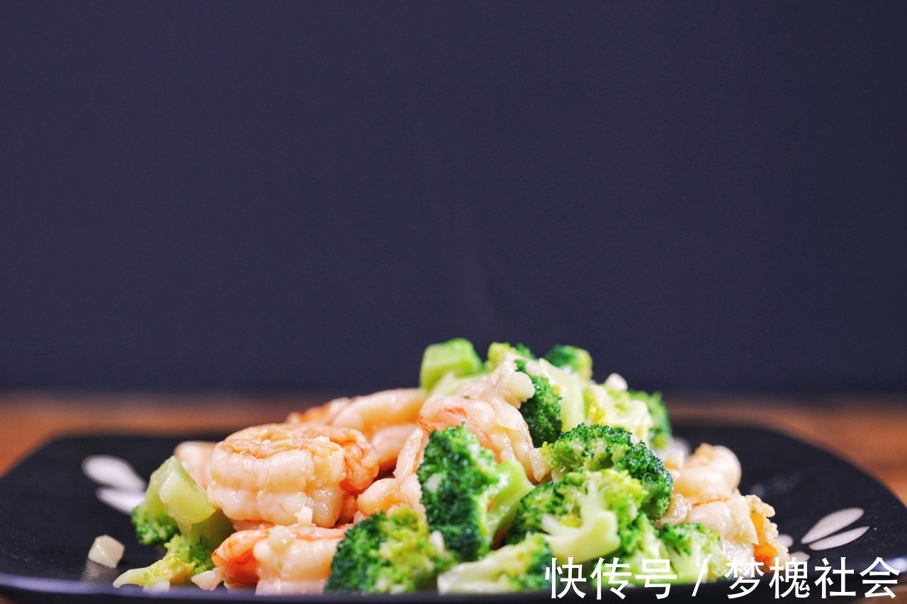 营养健康|西兰花炒虾仁在家做,营养健康,美味好吃