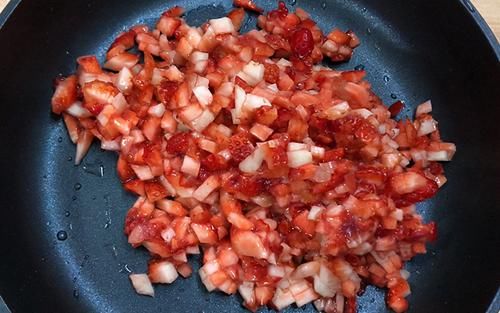 吃不完的草莓怎么办？教你做草莓酱，香甜可口，纯手工0添加