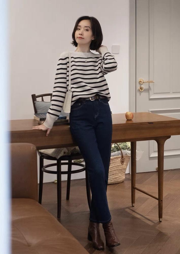 搭配 秋冬“条纹针织衫”咋穿才洋气?这些搭配保暖又舒适,值得借鉴