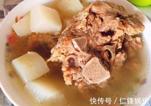 在家炖羊肉时,这3样东西一定要放,汤浓肉香,一点膻味也没有