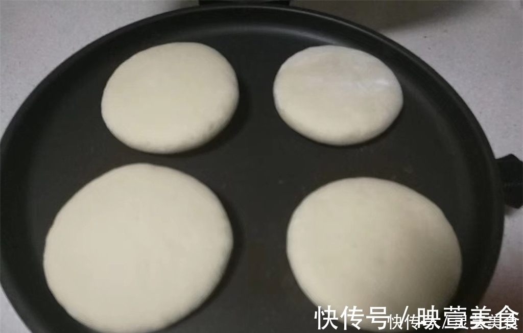 比面包还软的发面饼做法,简单易学,早上起来10分钟出锅