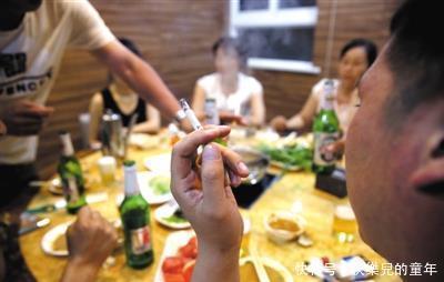 血液粘稠|血液粘稠的人,身体有这4种表现,养血管,谨记饭后“三忌”!