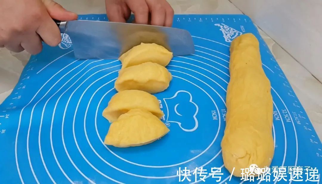 家常面包的做法,不用烤箱,不用揉出薄膜,零厨艺也能一次成功