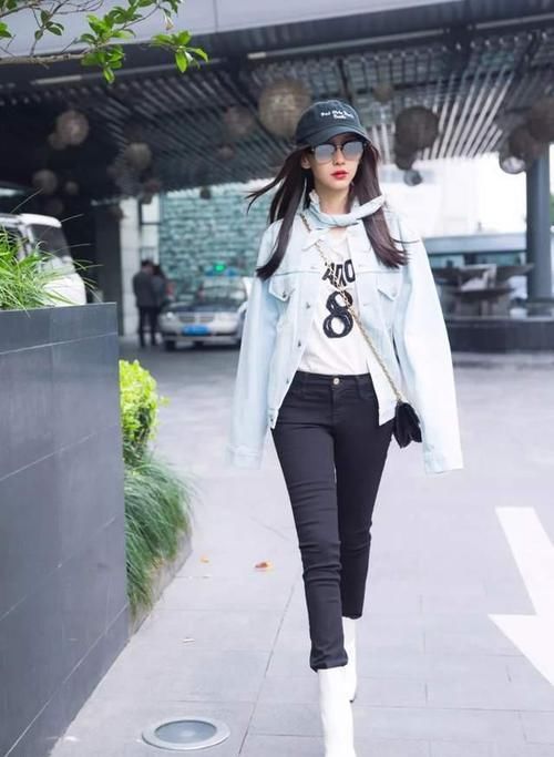 ?冬天买靴子少买黑色，建议这3种“高级色”，时髦百搭显腿长