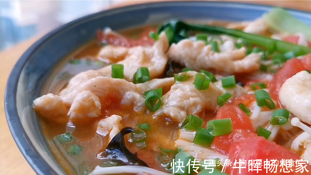 鲜嫩|以后鸡胸肉就这样吃，孩子最喜欢，不炒不炸，酸爽开胃，鲜嫩营养